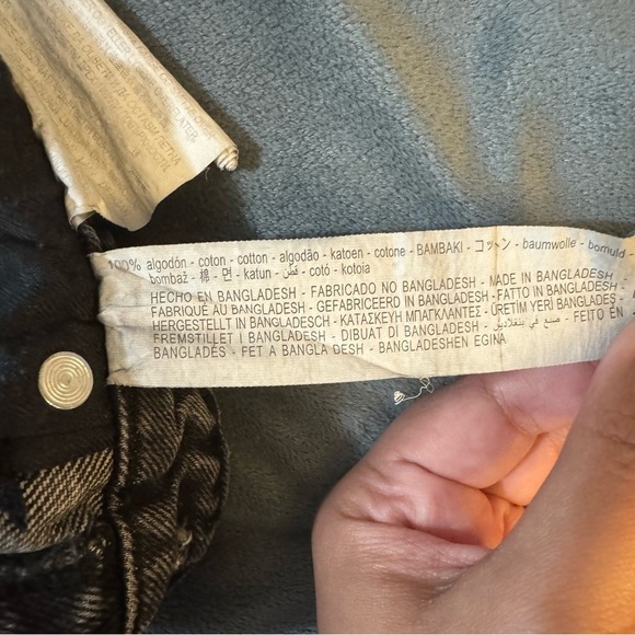 Zara Denim Jean Shorts

#1061 - Picture 6 of 8